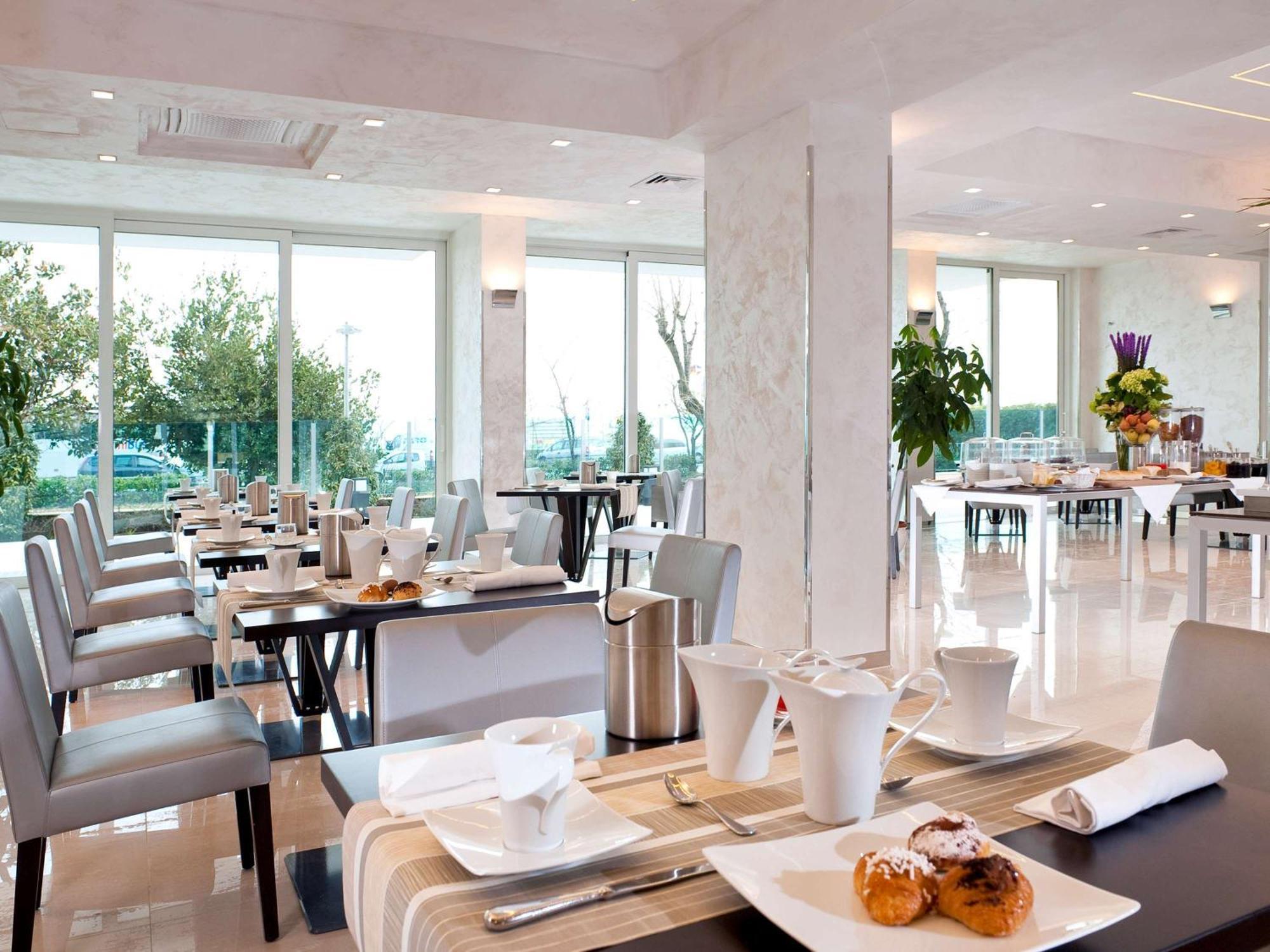 Mercure Hotel Rimini Artis Eksteriør bilde